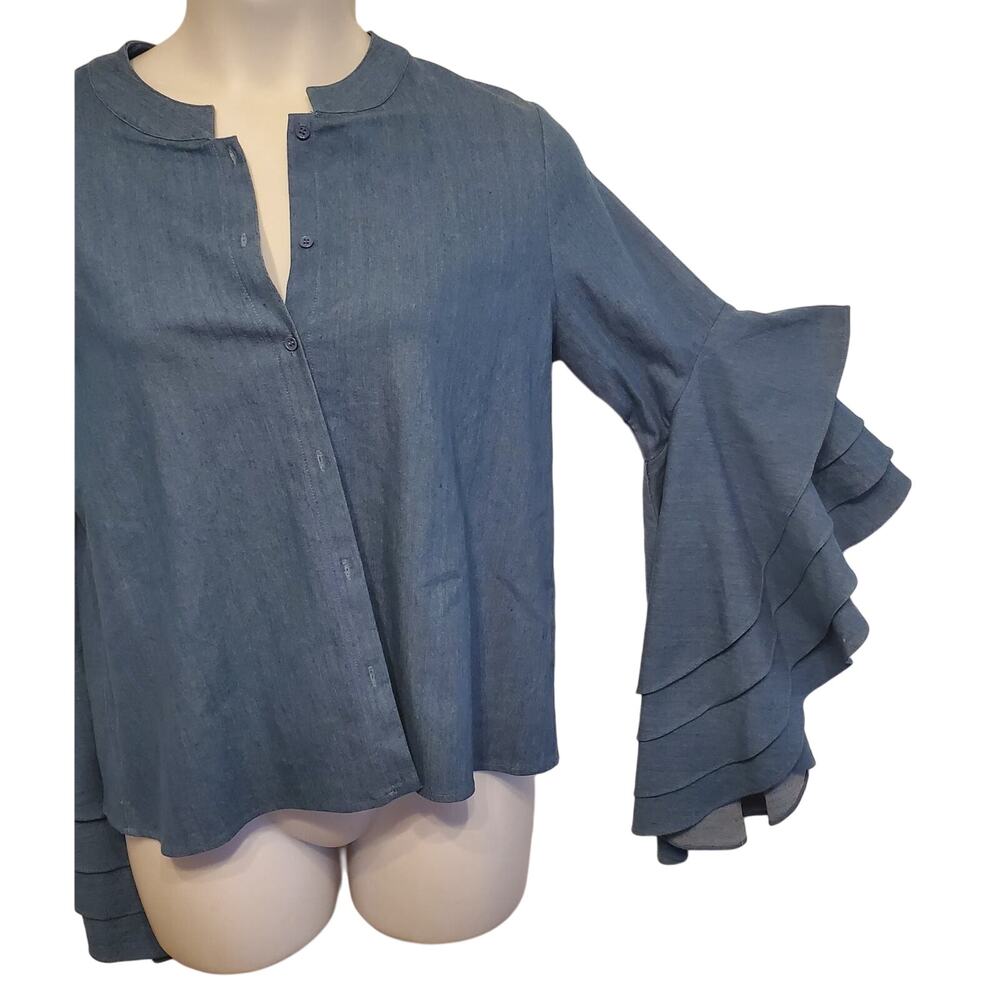 Size M Denim 3/4 Tiered Flare Sleeved Button Down Size M